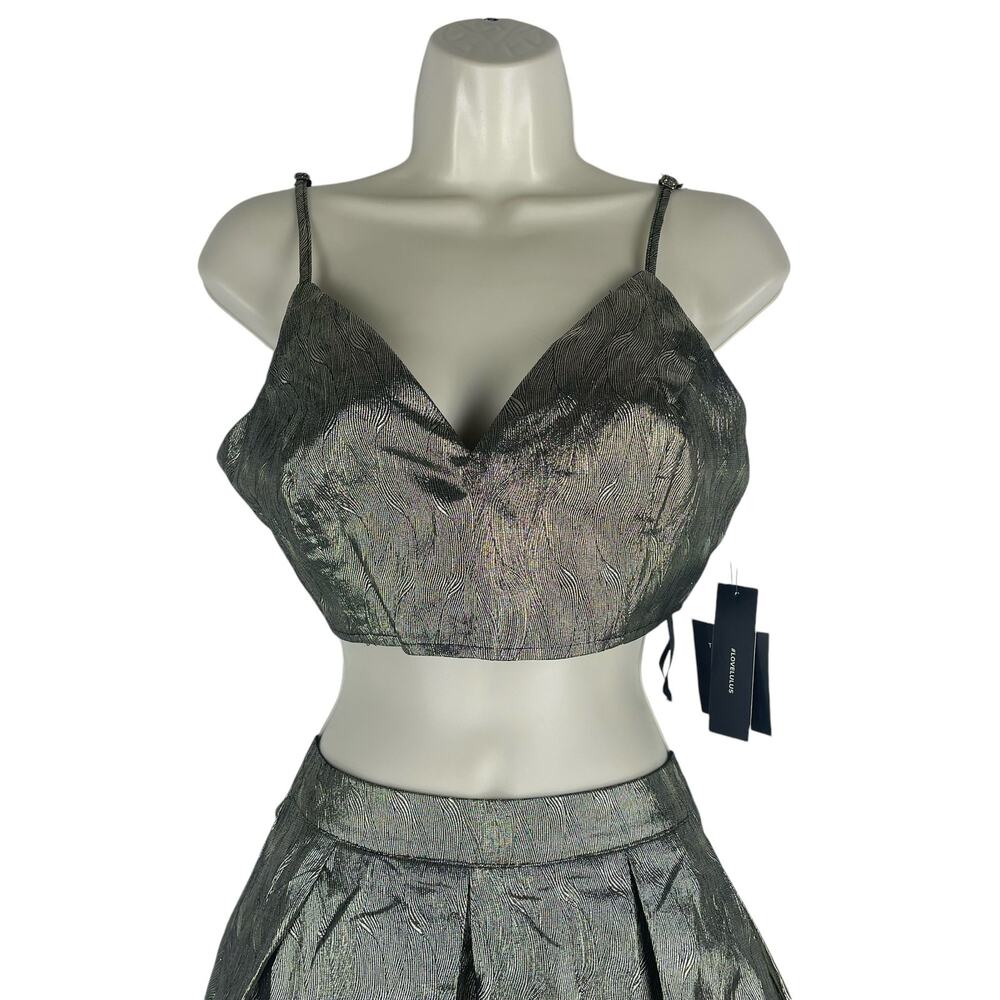 Lulu's Pure Brillance Metallic Cami Skirt 2pcs Set Gold Size M - Picture 5 of 12